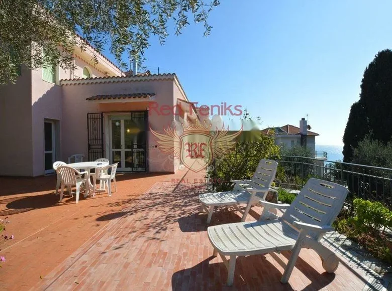 2 bedroom apartment 75 m² Bordighera, Italy