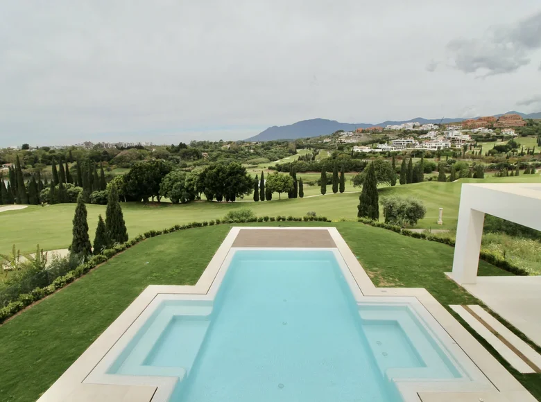 villa de 5 dormitorios 1 504 m² Benahavis, España