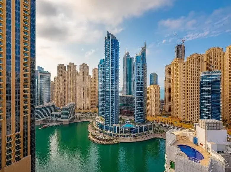 Propiedad comercial 5 524 m² en Dubái, Emiratos Árabes Unidos