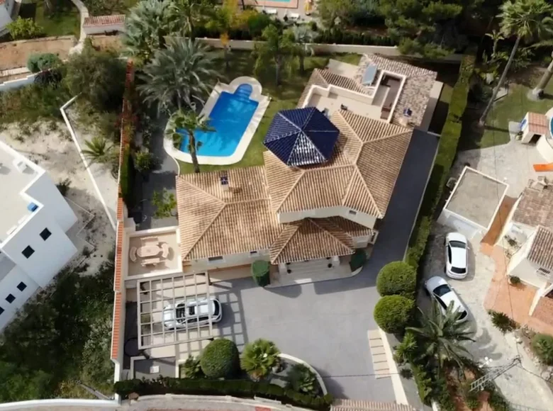 Villa de 4 dormitorios 464 m² Benisa, Španjolska