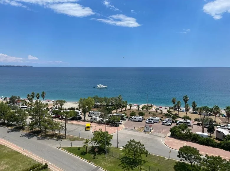 Mieszkanie 4 pokoi 180 m² Muratpasa, Turcja