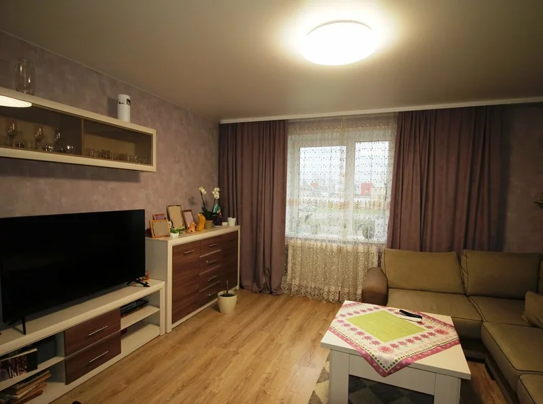 Apartamento 4 habitaciones 74 m² Zhdanovichy, Bielorrusia