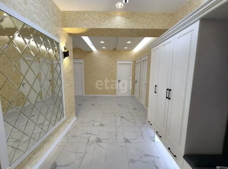 Kvartira 3 xonalar 90 m² Samarqandda