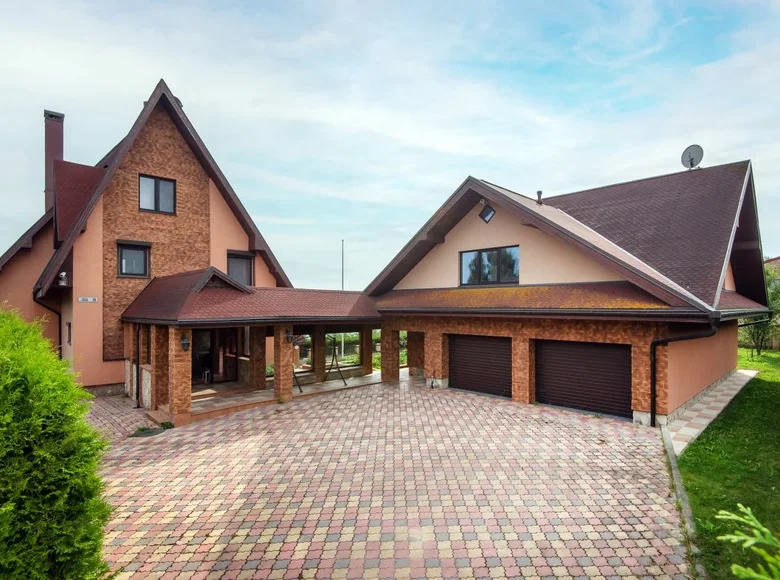 7 bedroom house 817 m² Riga, Latvia