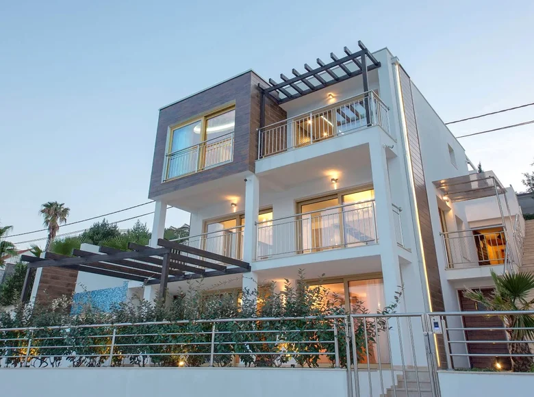 Villa 8 zimmer 300 m² Krasici, Montenegro