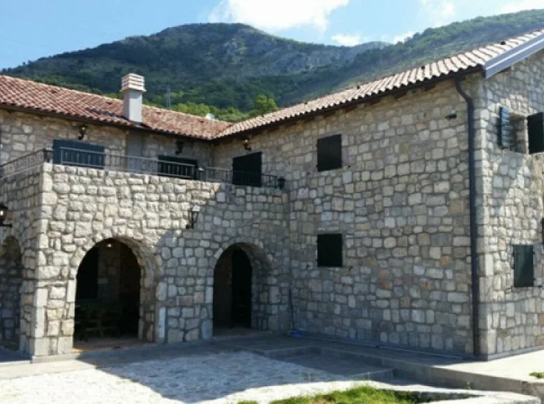 Вилла 4 спальни 400 м² Черногория, Черногория