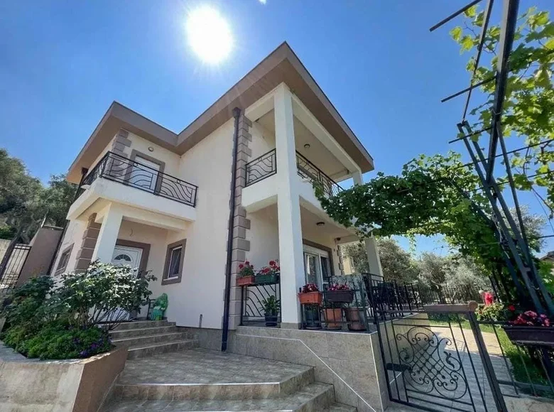 3 bedroom house  Zaljevo, Montenegro