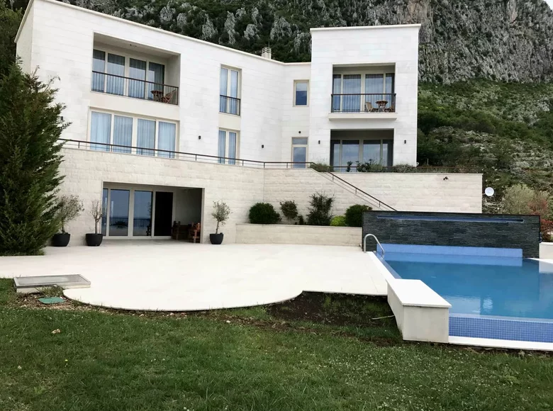 4 bedroom Villa  Rijeka-Rezevici, Montenegro