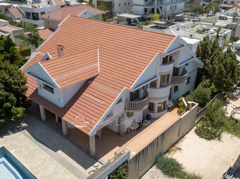 Dom 7 pokojów 450 m² Demos Agiou Athanasiou, Cypr