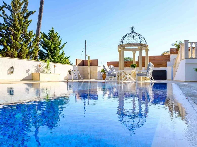 Maison 6 chambres 650 m² Mouttagiaka, Chypre