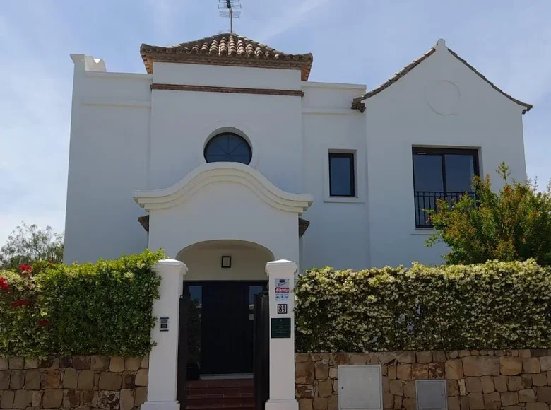 Haus 3 Schlafzimmer 283 m² Estepona, Spanien