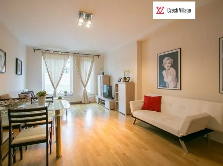 Mieszkanie 3 pokoi 93 m² okres Karlovy Vary, Czechy