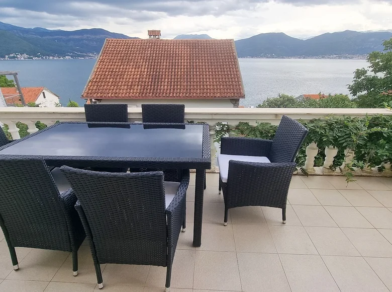 Haus 3 Schlafzimmer 200 m² Krasici, Montenegro