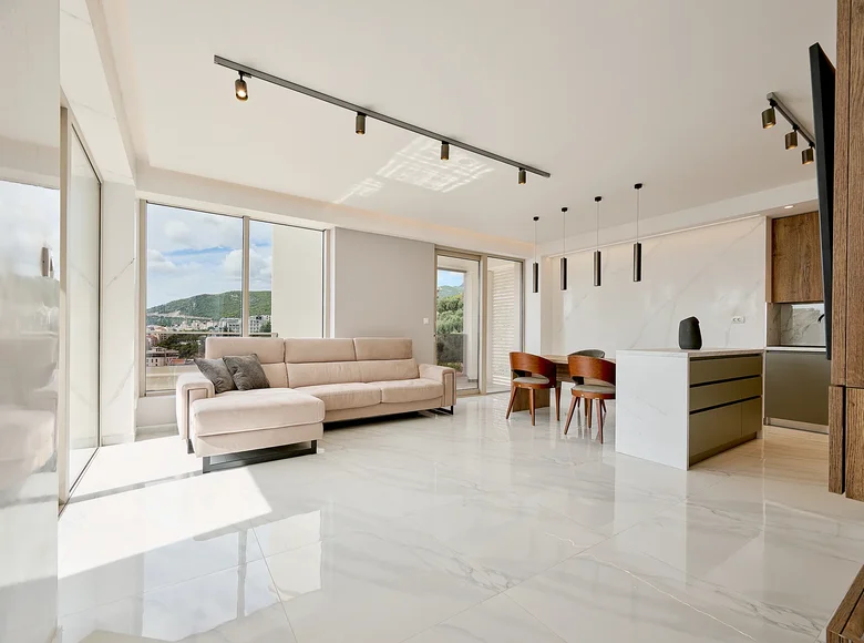 Apartment 90 m² Rafailovici, Montenegro