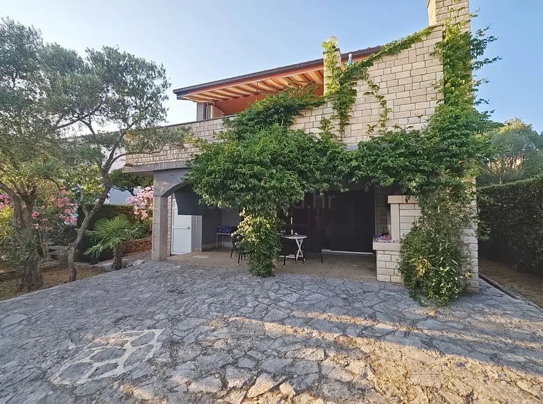 4 bedroom house 160 m² Krk, Croatia