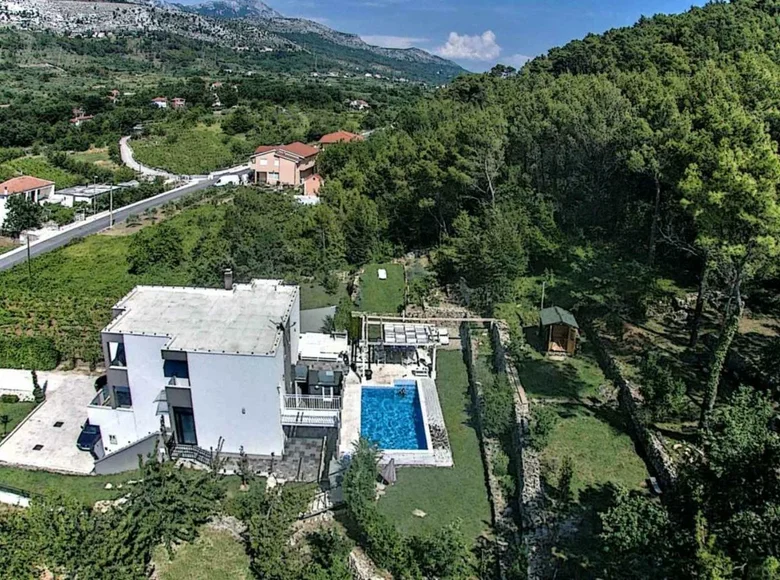 villa de 5 dormitorios 285 m² Grad Split, Croacia