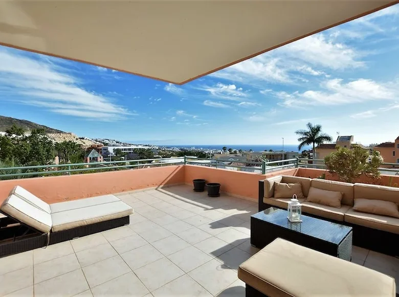 2 bedroom apartment 75 m² Adeje, Spain