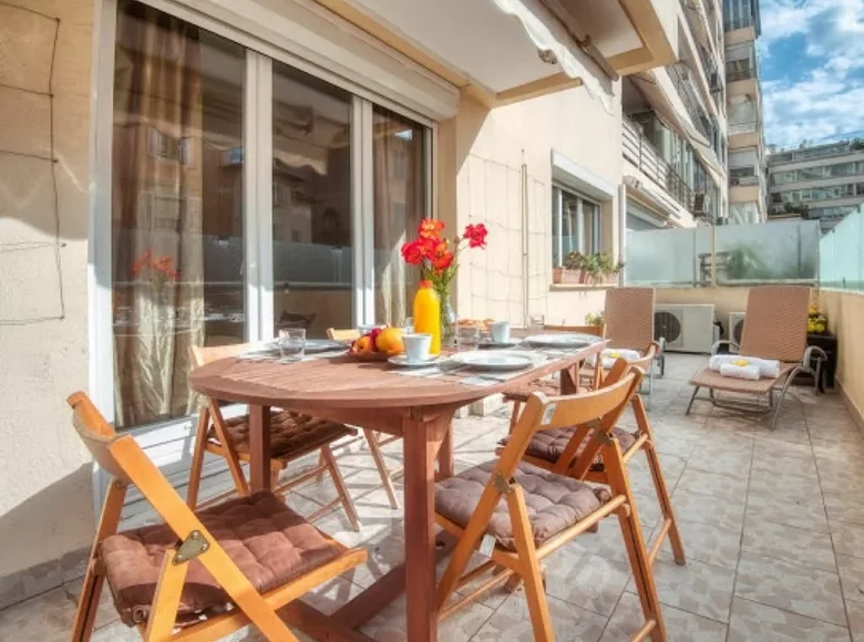 Mieszkanie 3 pokoi 62 m² Cannes, Francja