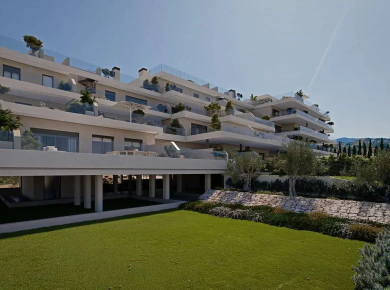 3 bedroom apartment  Estepona, Spain