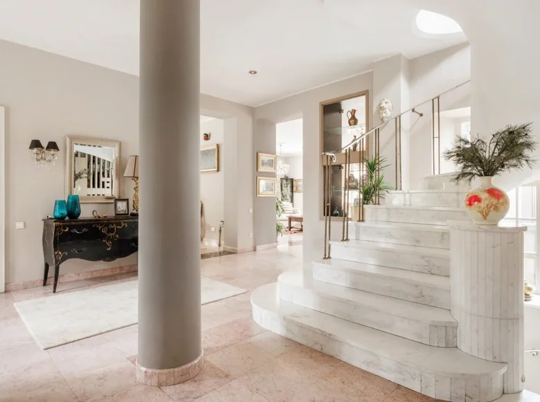 8 room house 632 m² Warsaw, Poland