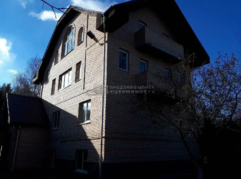 House 351 m² Shmelenki, Russia