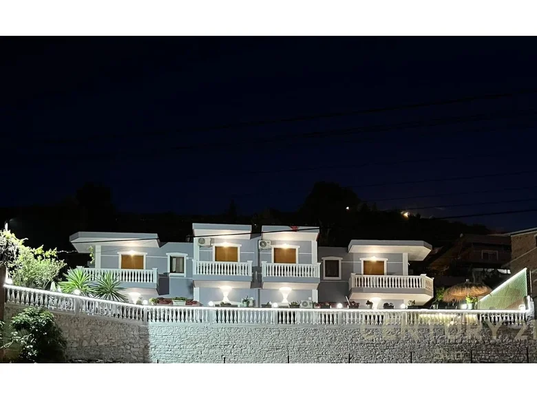 6-Zimmer-Villa 600 m² Metoq, Albanien