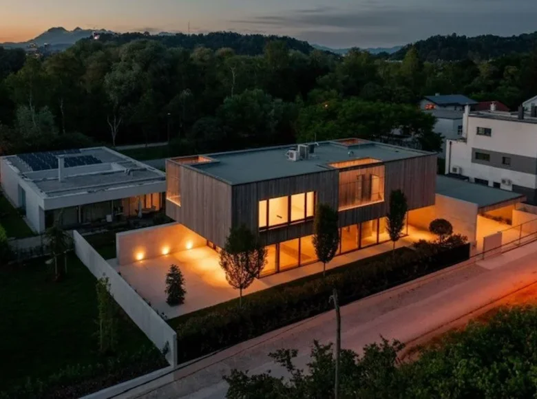 Villa 250 m² Upravna Enota Ljubljana, Slowenien
