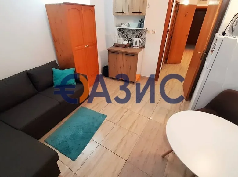 Mieszkanie 3 pokoi 63 m² Nesebyr, Bułgaria