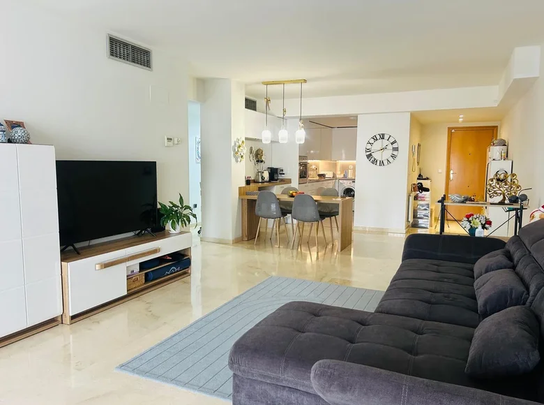 3 bedroom apartment 180 m² San Pedro Alcantara, Spain