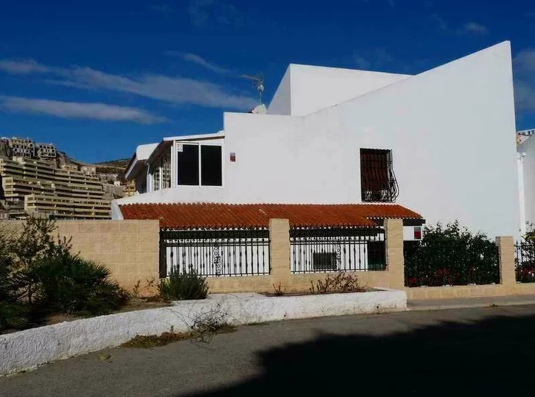 4 bedroom Villa 230 m² Cullera, Spain