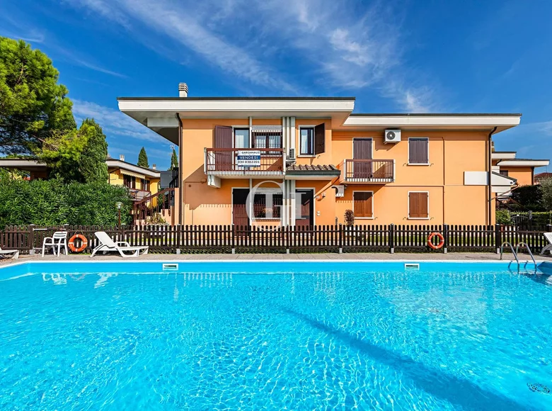 Квартира 3 комнаты 100 м² Sirmione, Италия
