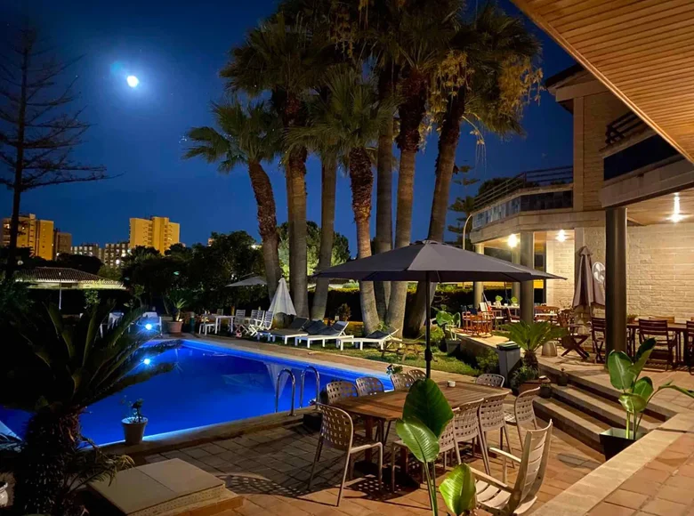 7 bedroom villa 225 m² Dehesa de Campoamor, Spain