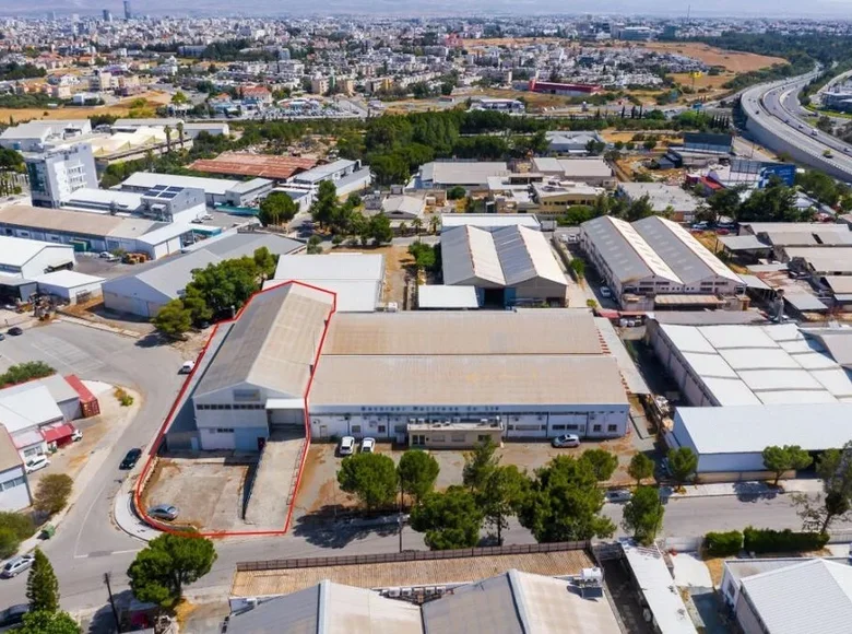 Nieruchomości komercyjne 1 462 m² Strovolos, Cypr