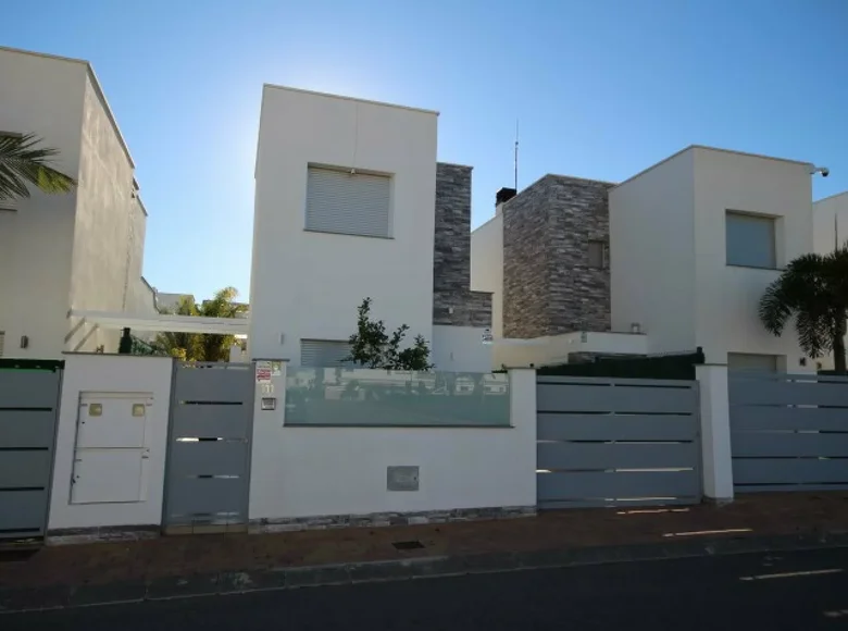 Willa 3 pokoi 107 m² San Javier, Hiszpania