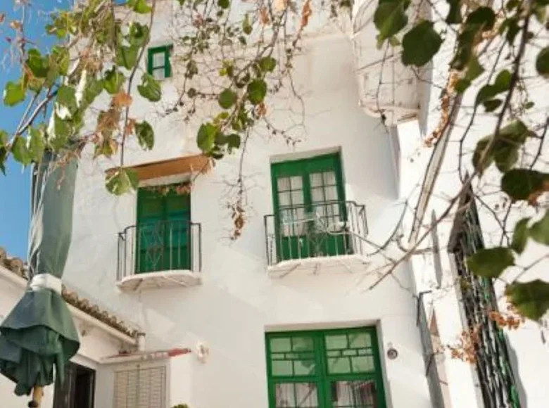 House 14 bedrooms 1 085 m² El Puente, Spain