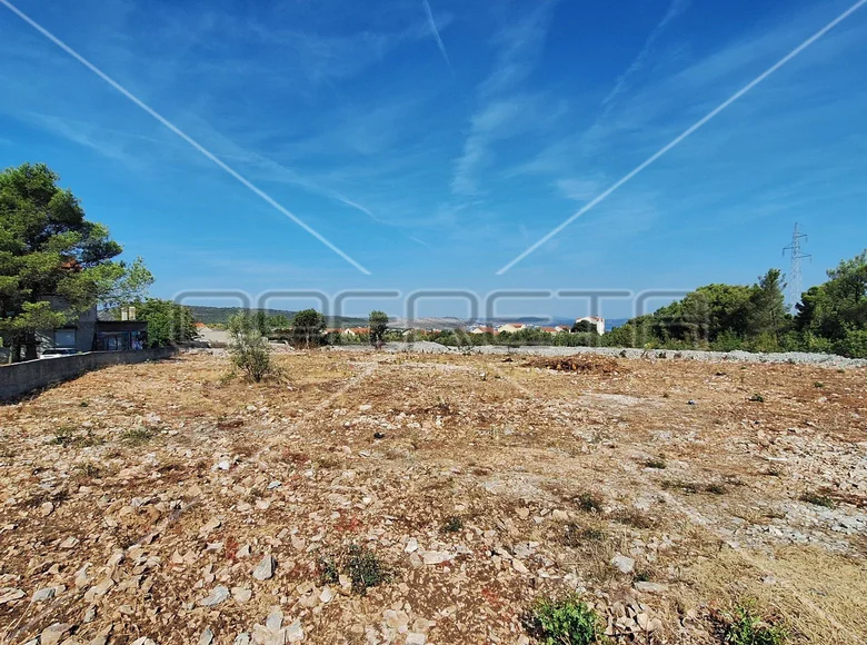 Land 404 m² Bilice, Croatia