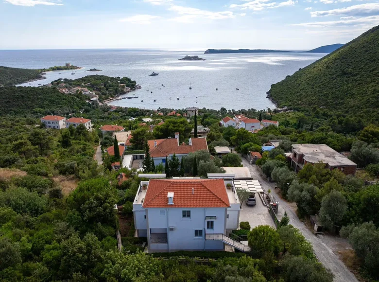 5 bedroom house 357 m² Lustica, Montenegro