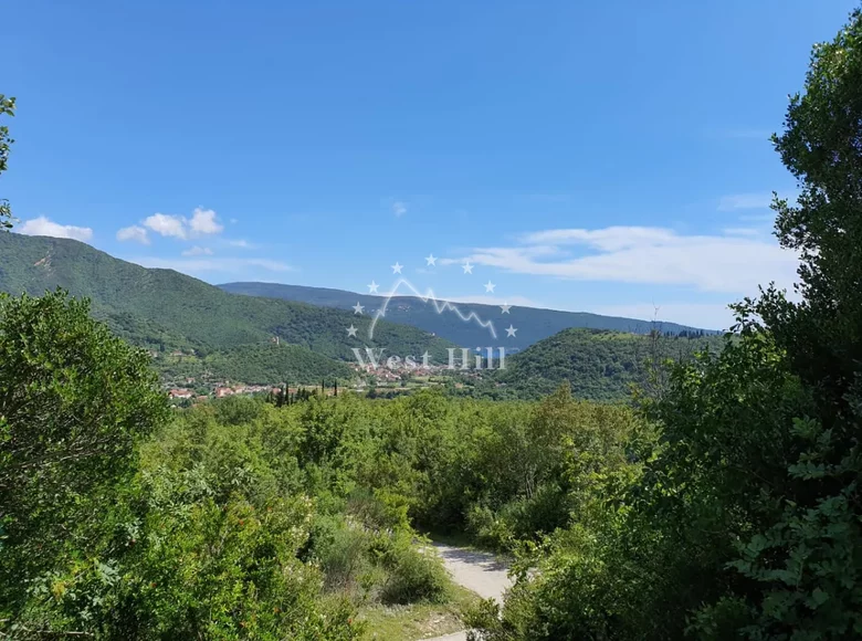 Land 1 427 m² Igalo, Montenegro