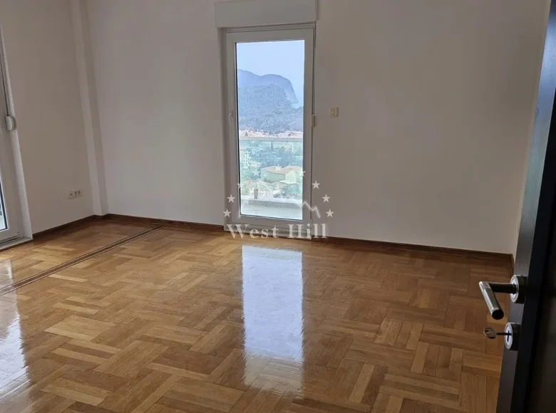 Appartement 2 chambres 136 m² Petrovac, Monténégro