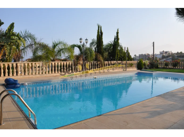 6 bedroom house 520 m² Germasogeia, Cyprus