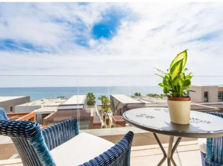 Haus 4 Schlafzimmer 520 m² Agios Tychonas, Zypern