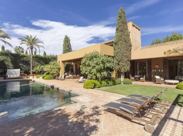 5 bedroom villa  Marbella, Spain