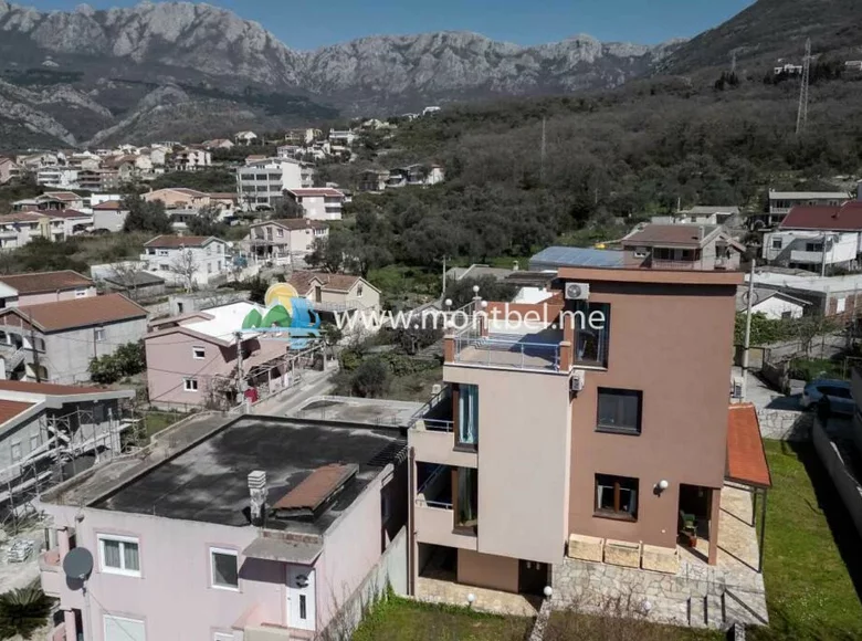 Casa 4 habitaciones 221 m² Burtaisi, Montenegro