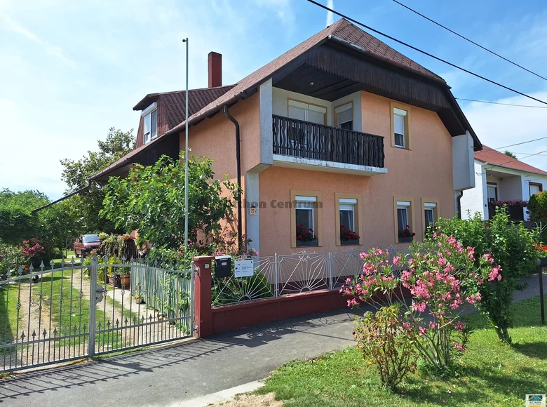 6 room house 220 m² Rezi, Hungary