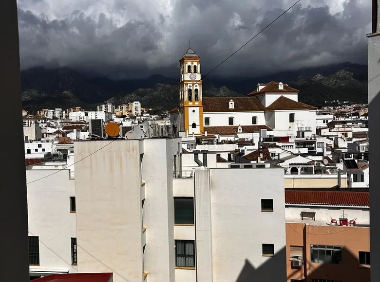 Mieszkanie 2 pokoi 78 m² Marbella, Hiszpania