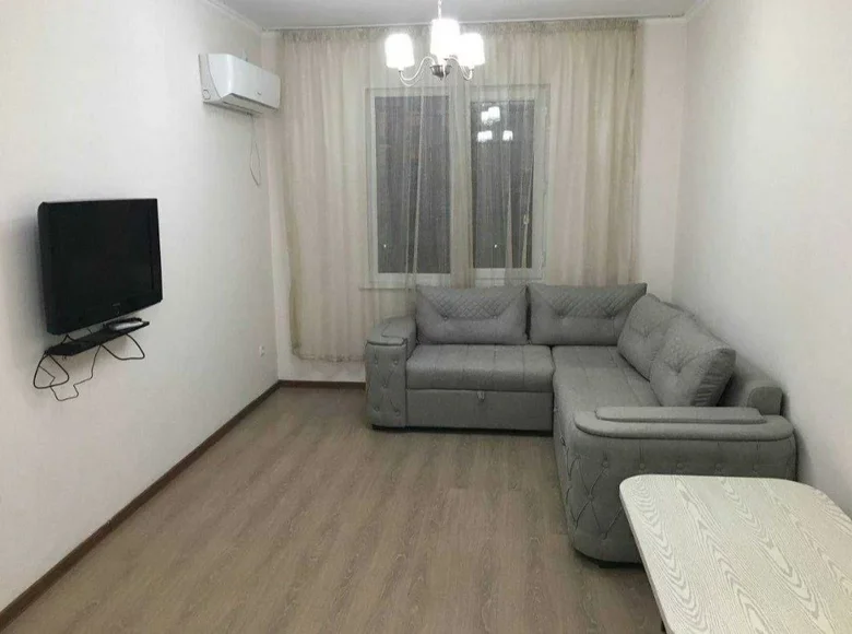 Kvartira 1 xona 45 m² Toshkentda