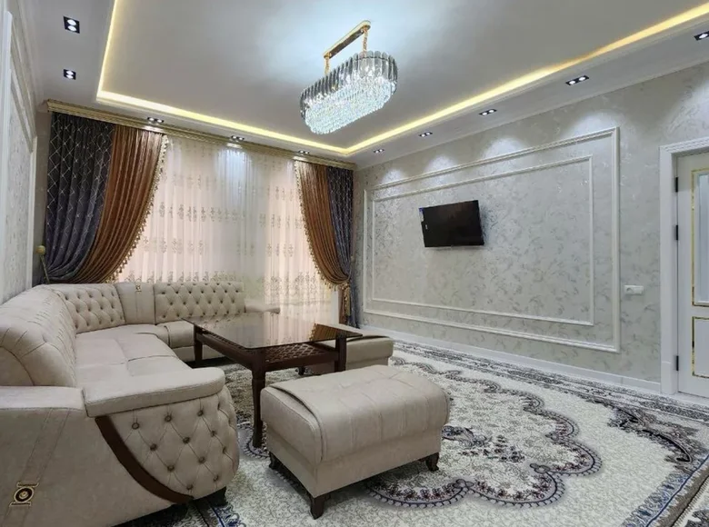 Kvartira 7 xonalar 116 m² Samarqandda