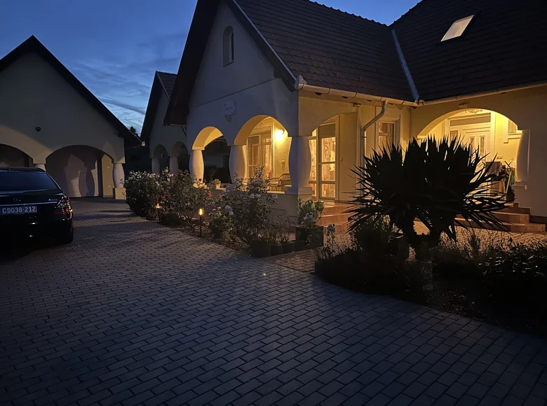 5 bedroom house 350 m² Zalacsany, Hungary
