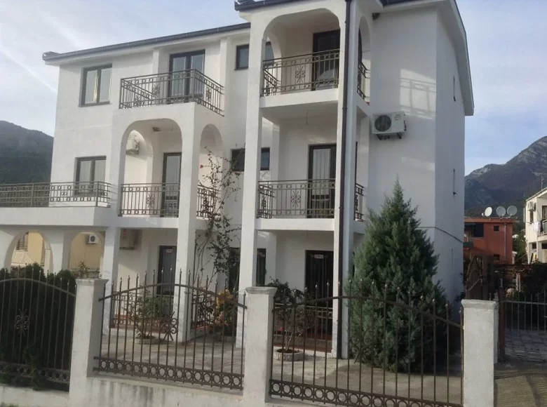 Дом 12 спален 390 м² Сутоморе, Черногория