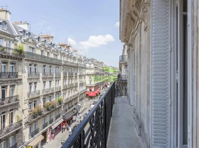 Mieszkanie 4 pokoi 130 m² Paryż, Francja